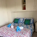 Sisters\'House